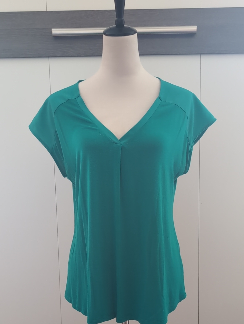 Adrienne Vittadini Teal V-Neck Cap Sleeve Camisole